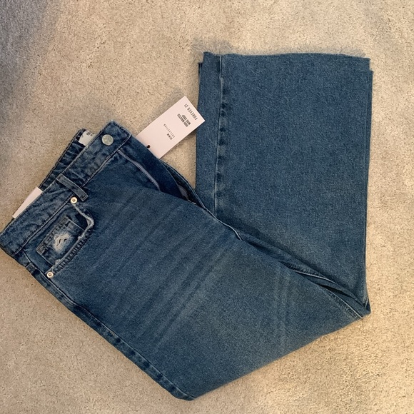 NWT FOREVER 21 High Waisted Wide Crop Jeans - Picture 6 of 9
